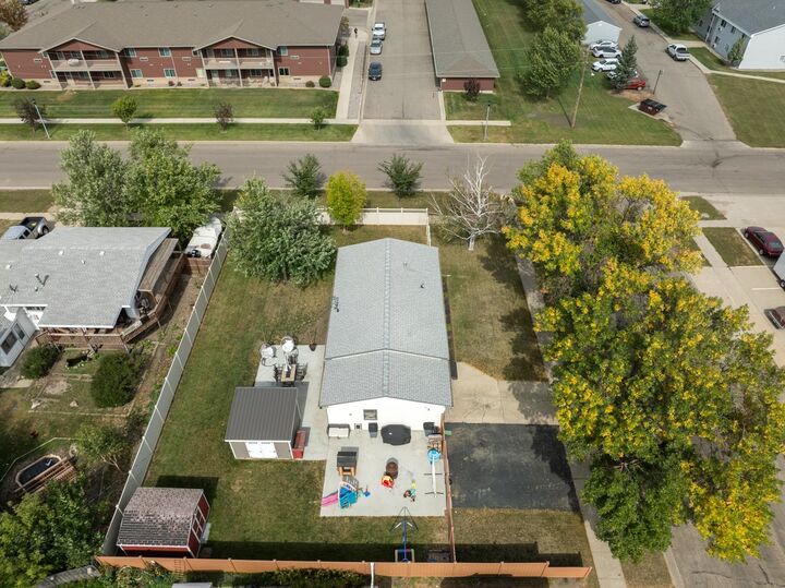 Property Photo:  2621 4th St NW  ND 58703 