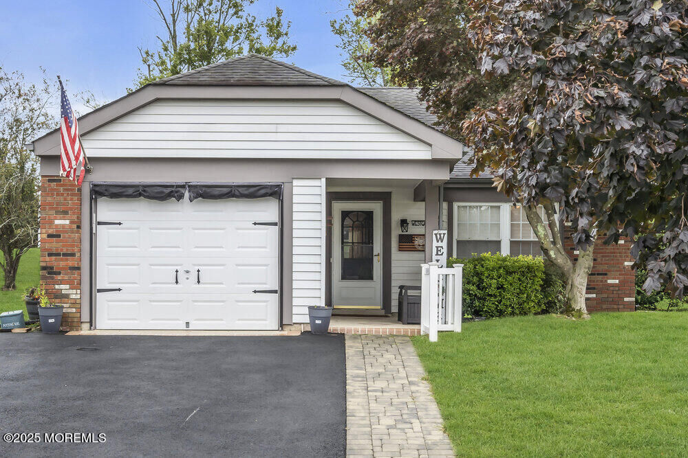 Property Photo:  37 Westgate Place  NJ 08759 