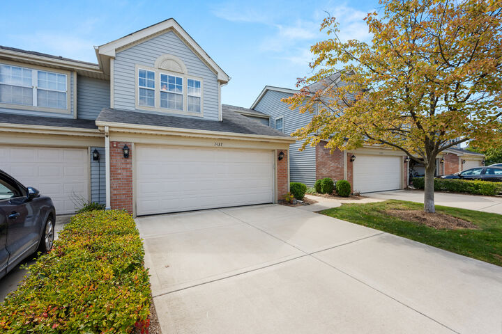 Property Photo:  1437 Greens Court 1437  IL 60139 
