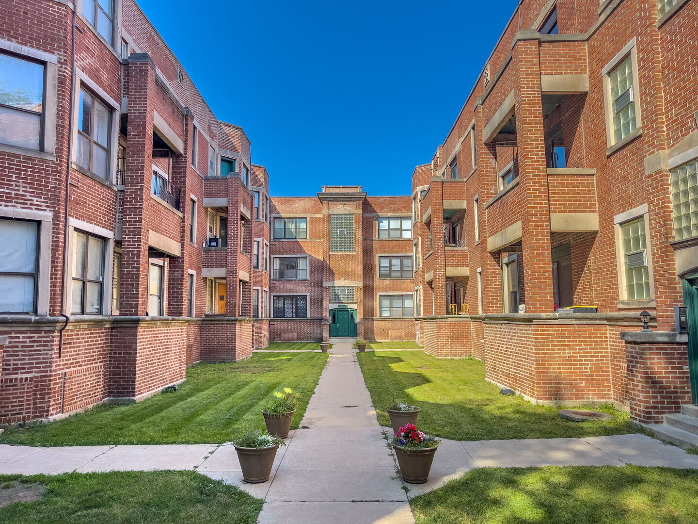Property Photo: 6104 S Dorchester Avenue 3N IL 60637
