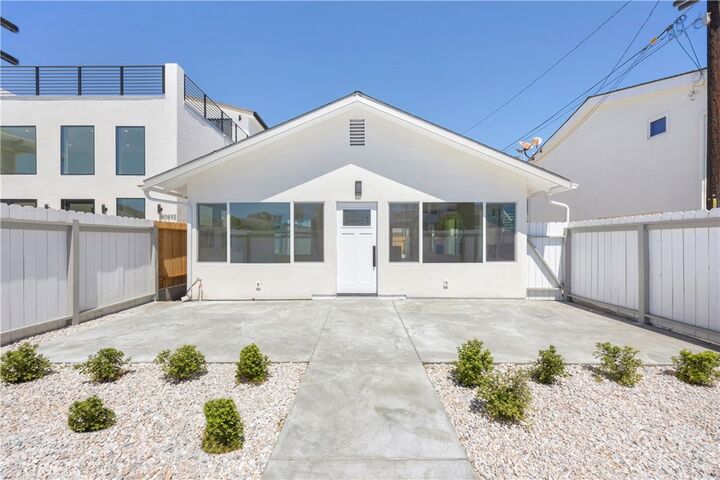 806 W Balboa Boulevard  Newport Beach CA 92661 photo