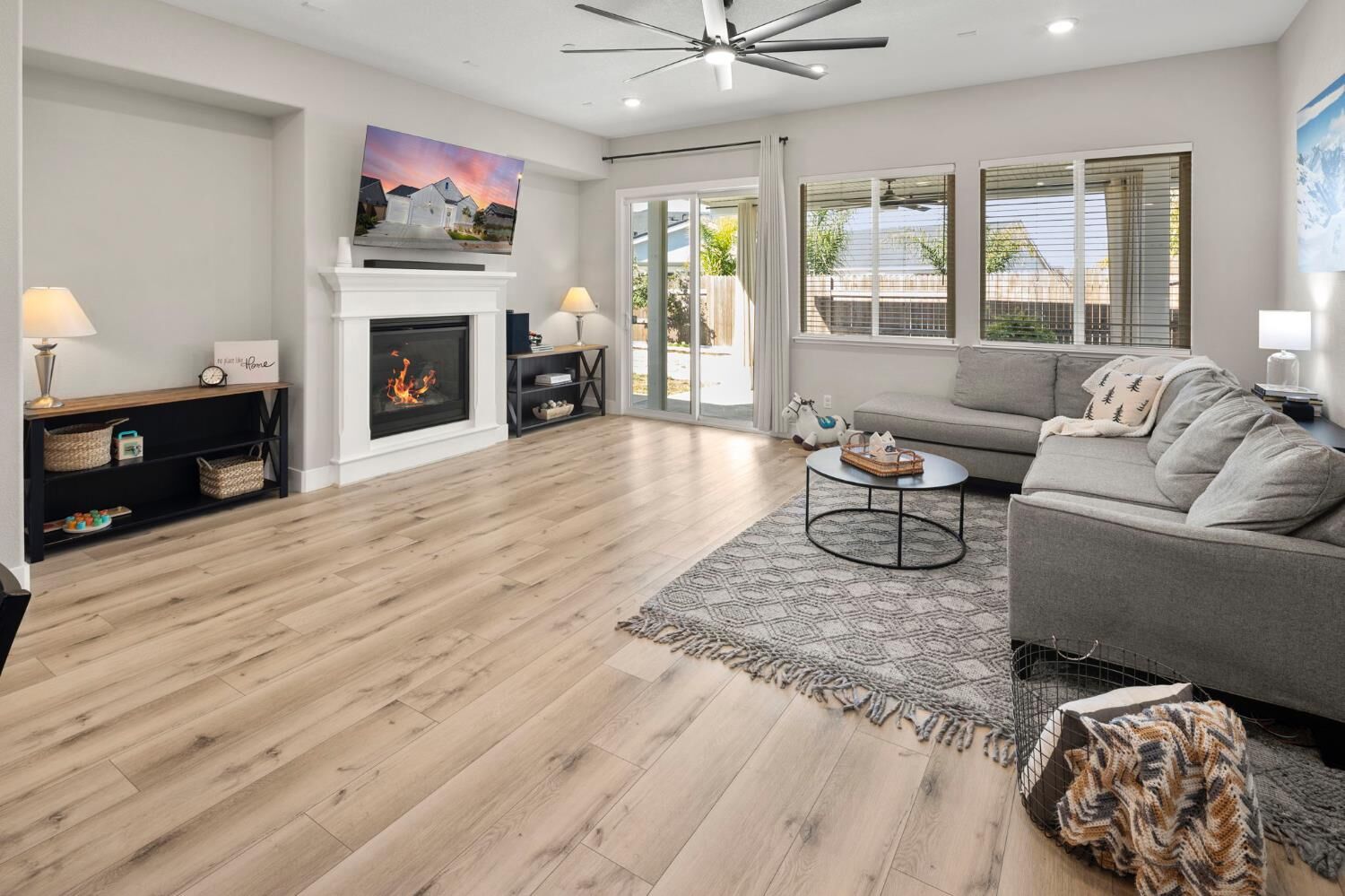 Property Photo: 3064 Bramblewood Way CA 95747