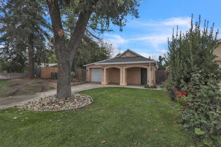 Property Photo:  210 W Pearl Avenue  CA 95207 