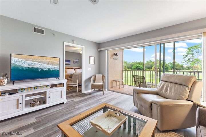 Property Photo:  1001 Eastham Way C-206  FL 34104 