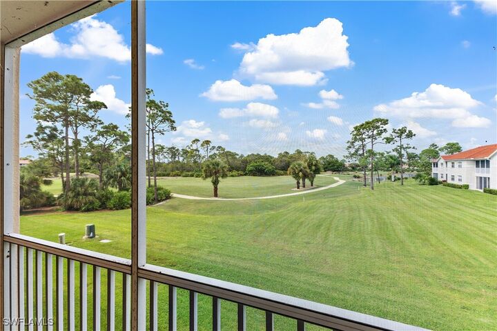 Property Photo:  1001 Eastham Way C-206  FL 34104 