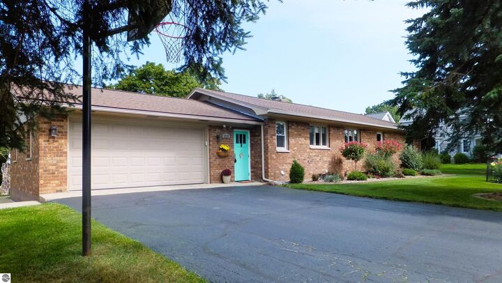 Property Photo: 3229 Kirkridge Drive MI 49690