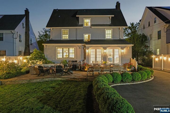 Property Photo:  17 Parkway  NJ 07042 