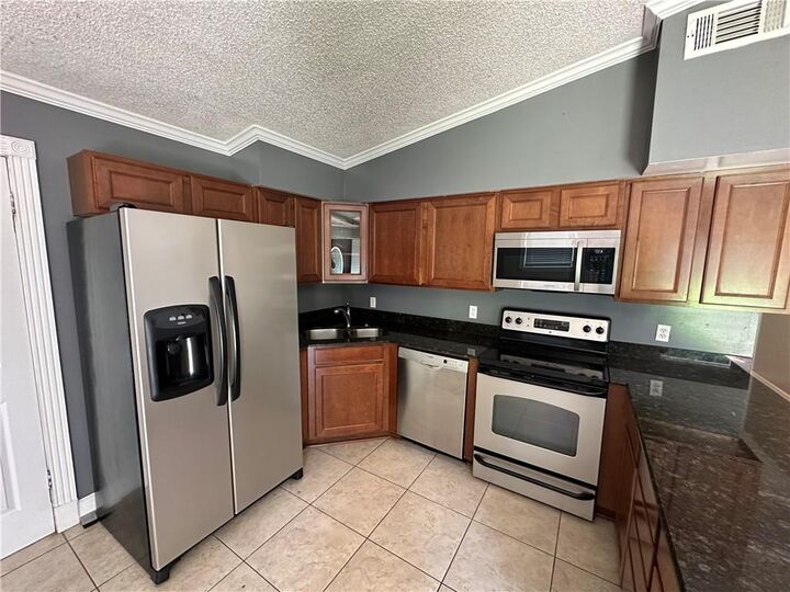Property Photo:  724 Oak Avenue  LA 70094 