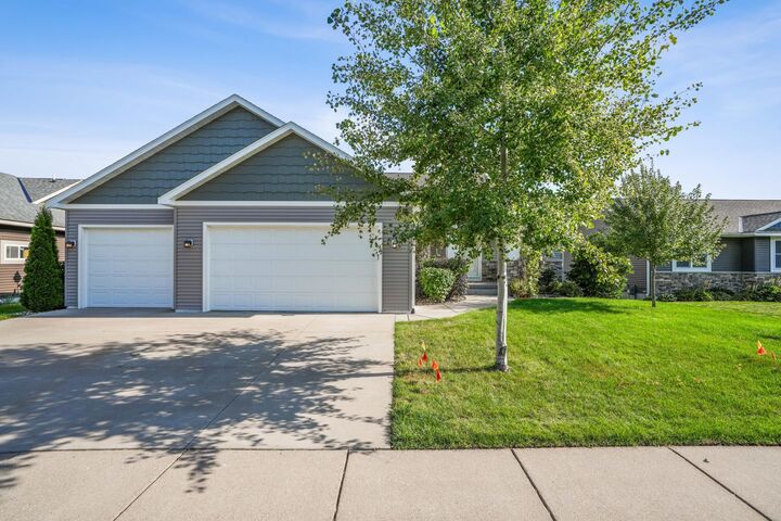 Property Photo:  282 Glenmeadow Street  WI 54022 