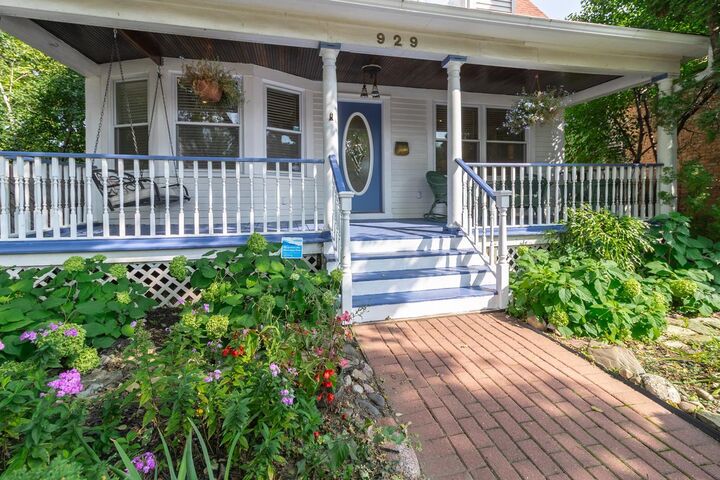 Property Photo:  929 Selby Avenue  MN 55104 