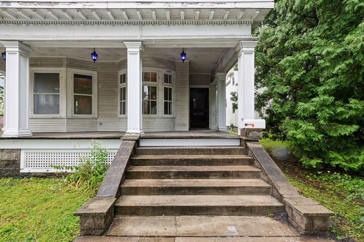 Property Photo:  1820 Colfax Avenue S  MN 55403 
