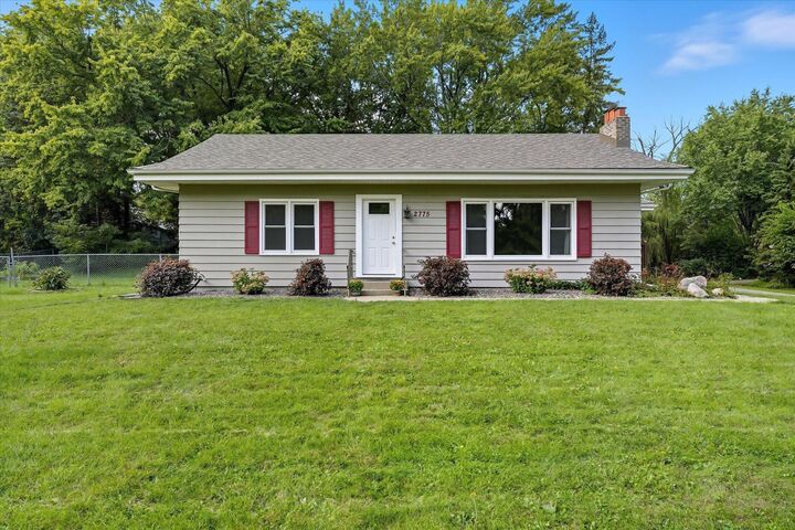 Property Photo:  2775 Lancaster Lane N  MN 55441 