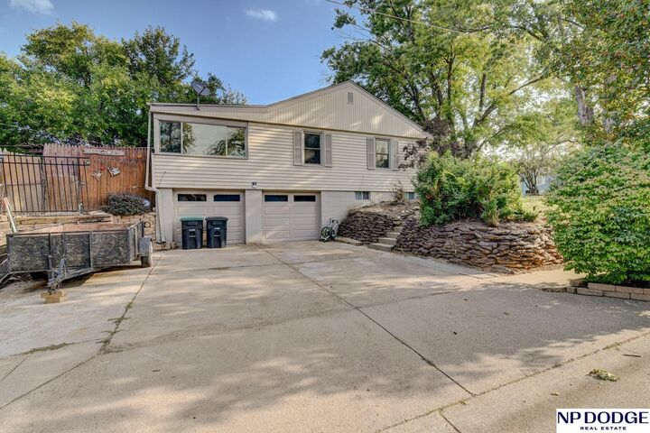 Property Photo:  702 N 75 Street  NE 68114 