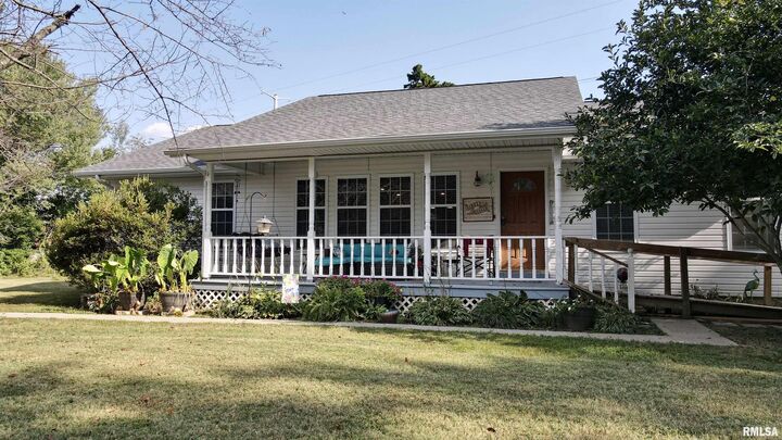 Property Photo: 1766 West Road IL 62896