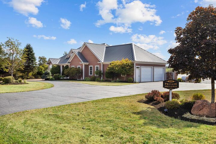 Property Photo:  206 Alexander Drive  PE C0A 1H0 