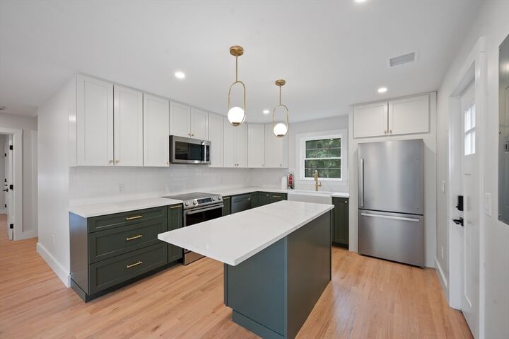 Property Photo:  19 Whitehorse 19  MA 02043 