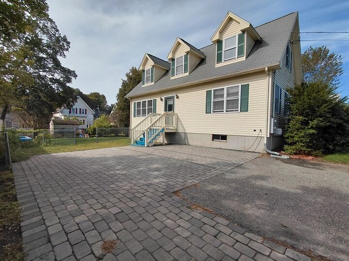 Property Photo:  1 Maplewood Ave 1  MA 01843 