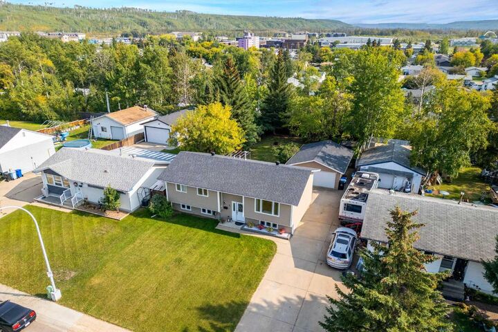 Property Photo:  3 May Crescent  AB T9H 1J8 