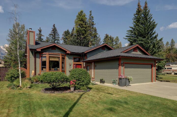 2 Larch Close  Canmore AB T1W 1W3 photo
