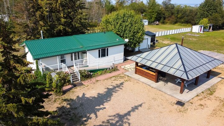 143 Peace River Ave — photo 1