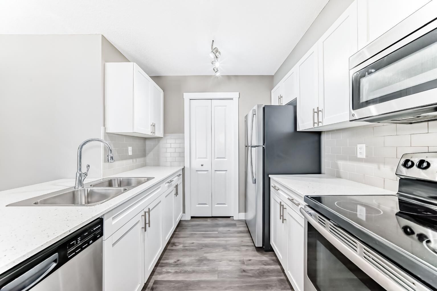 Property Photo: 20 Kincora Glen Park NW 606 AB T3R 1R9