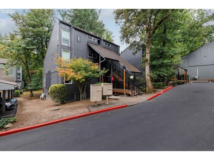 Property Photo: 100 Kerr Pkwy 34 OR 97035