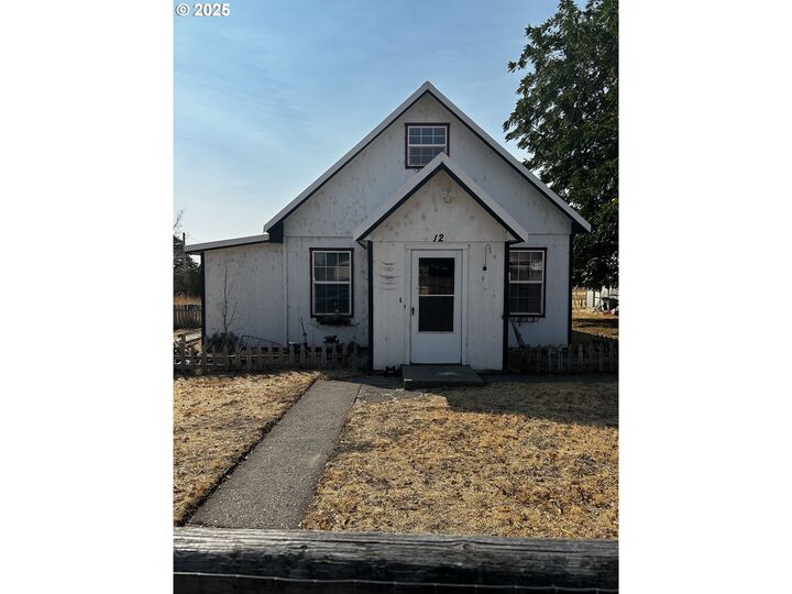 Property Photo:  12 E 2nd St  WA 99322 