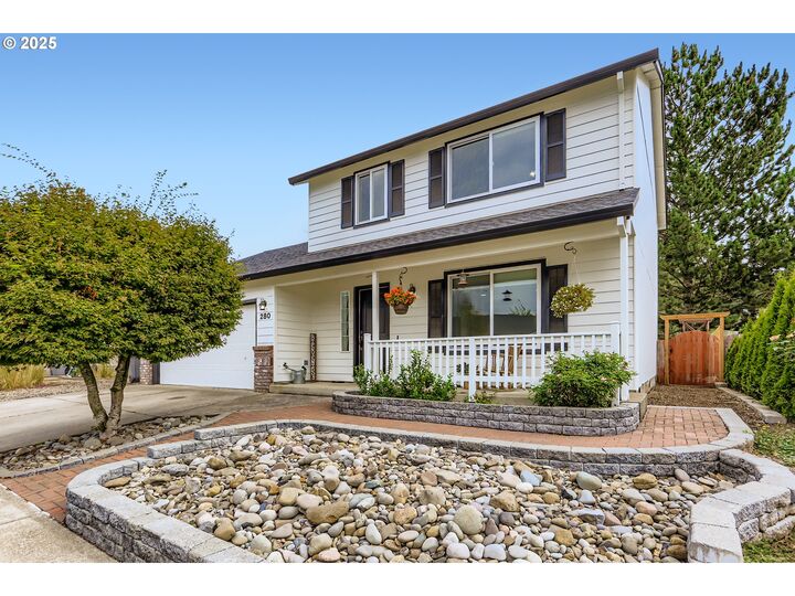 Property Photo:  280 NW Country Ct  OR 97128 
