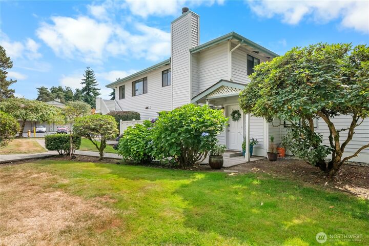 Property Photo:  1529  201st Place SE 12C  WA 98012 