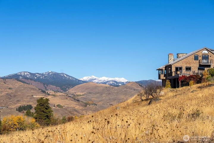 Property Photo:  8  Deer Trails Way  WA 98862