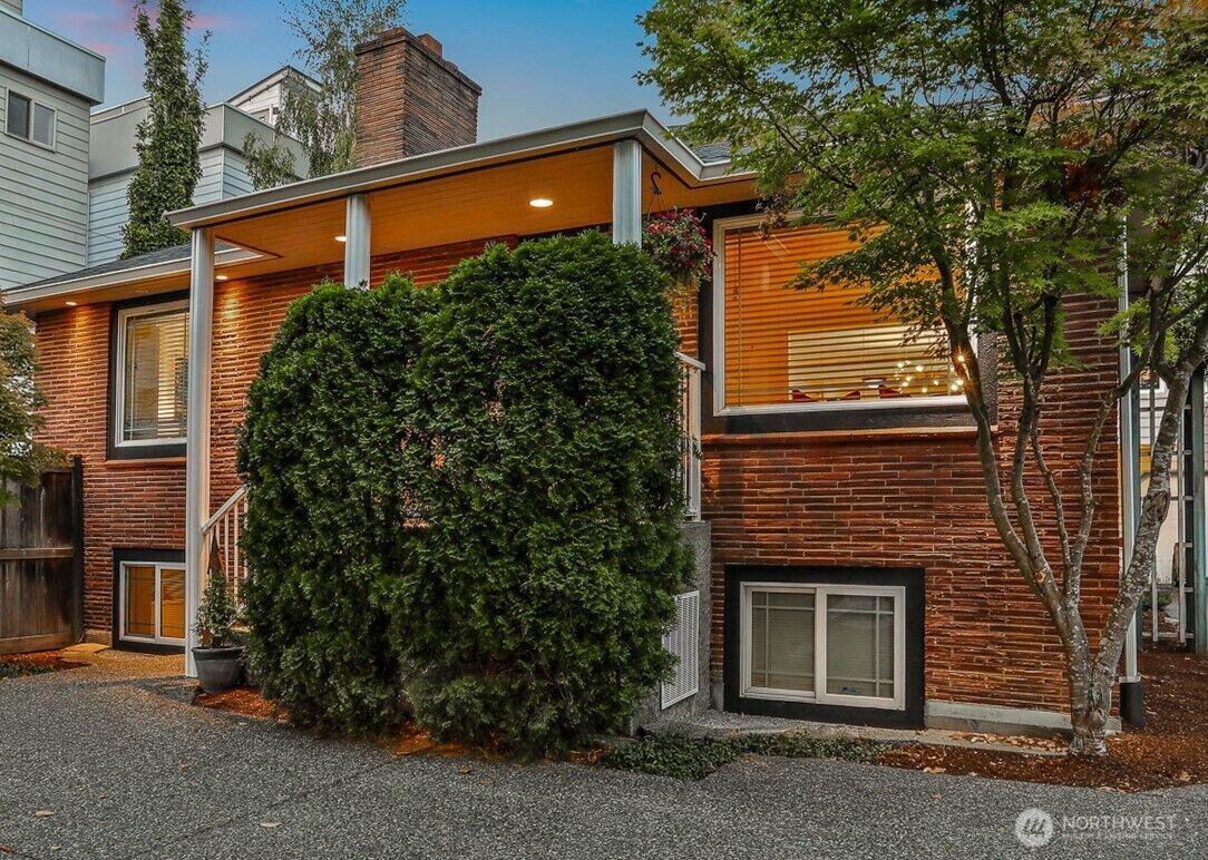 Property Photo: 9044 15th Avenue NW WA 98117