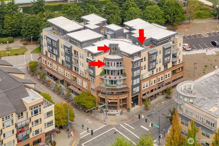 Property Photo:  7800 SE 27th Street 503  WA 98040 