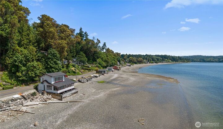 Property Photo:  24186  Vashon Highway SW  WA 98070 