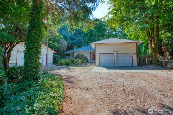 Property Photo:  1601  Eastside Street SE  WA 98501 