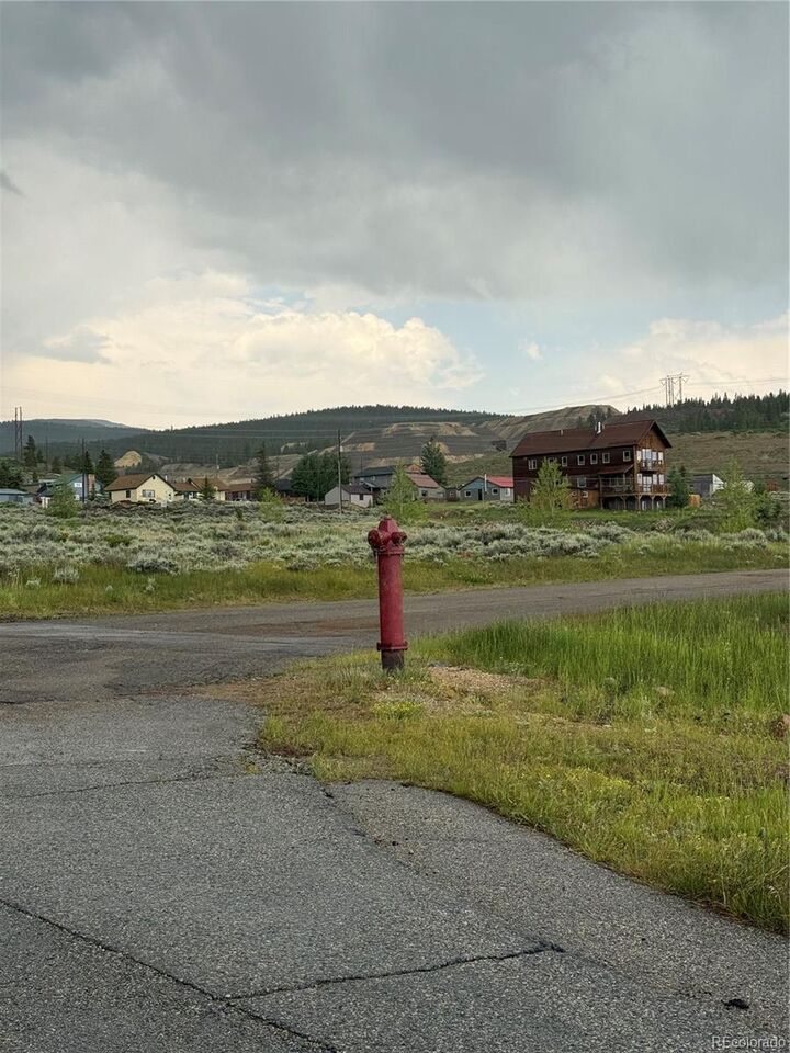 Property Photo:  613 E 8th Street  CO 80461 