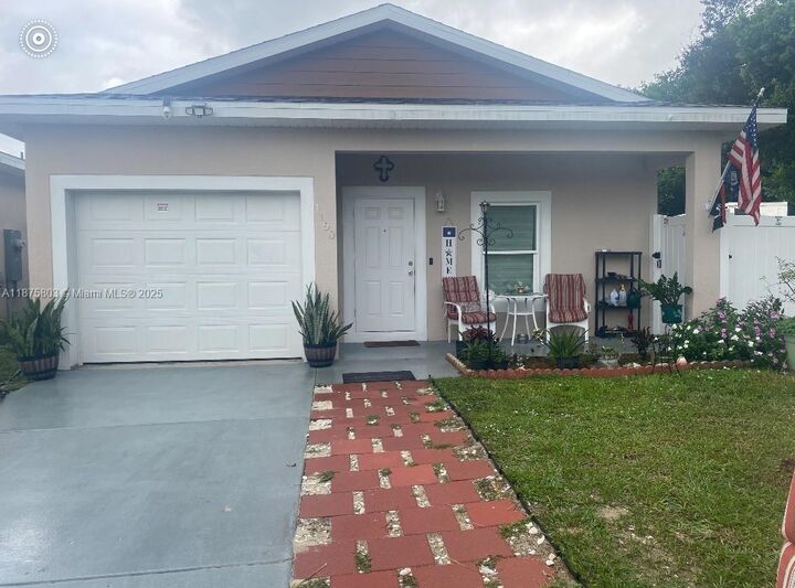 Property Photo: 1100 Gigon Ct FL 33870