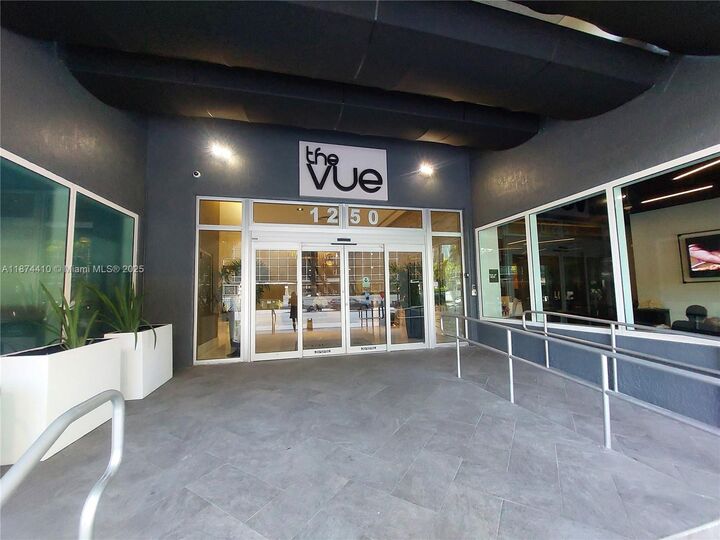 Property Photo:  1250 S Miami Ave 2011  FL 33130 