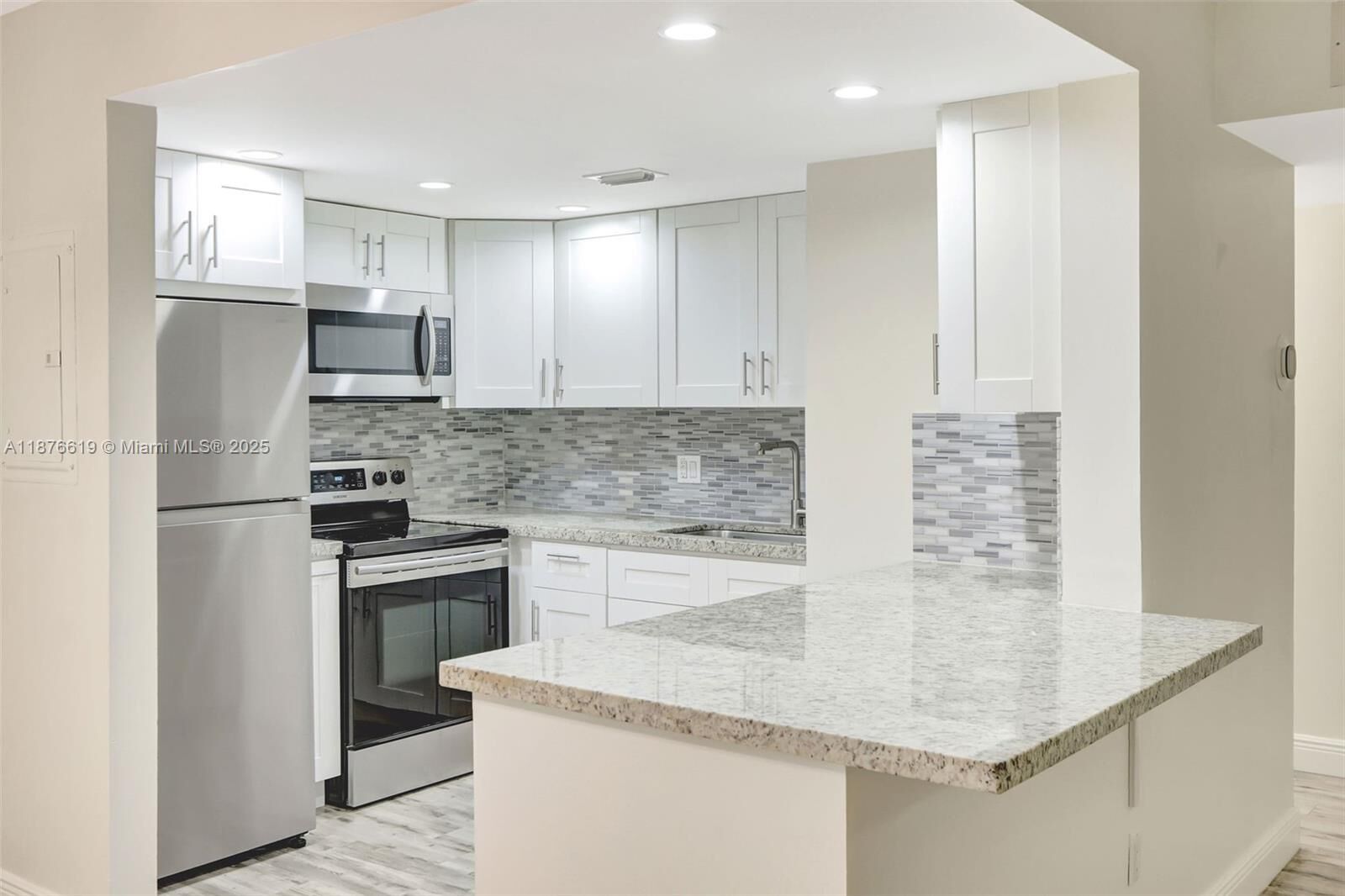 Property Photo:  7925 SW 86th St 903  FL 33143 