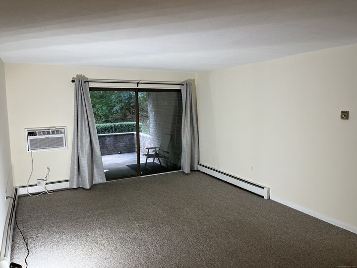 Property Photo:  64 Oxbow Drive Apt B8  CT 06033 