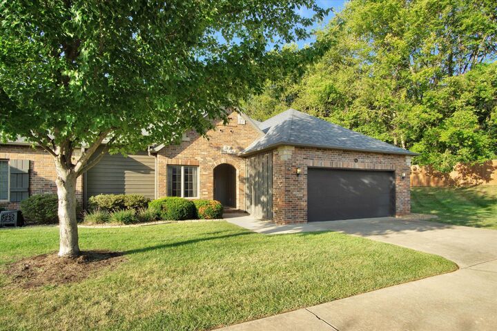 Property Photo: 1750 W Bennett Street MO 65807