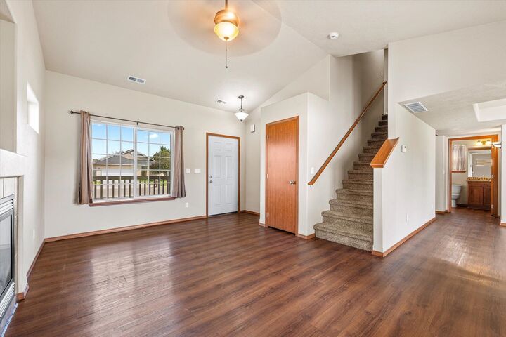 Property Photo:  8811 N Elm St  WA 99208 
