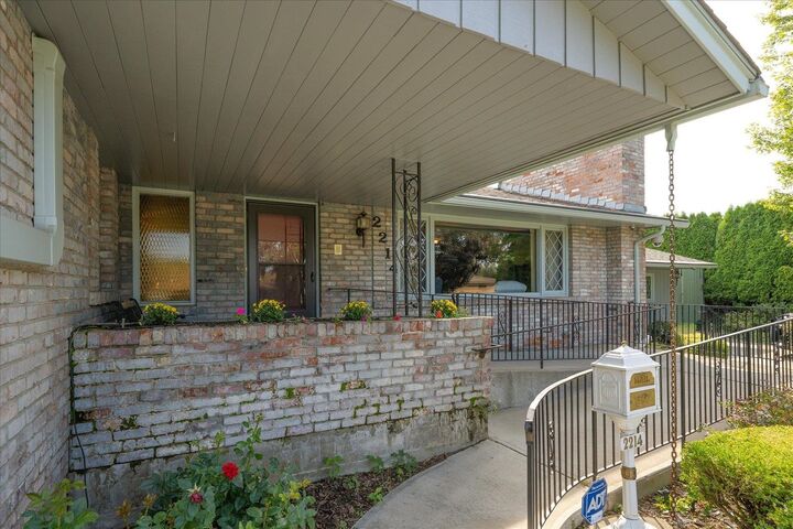 Property Photo: 2214 E 36th Ave WA 99203