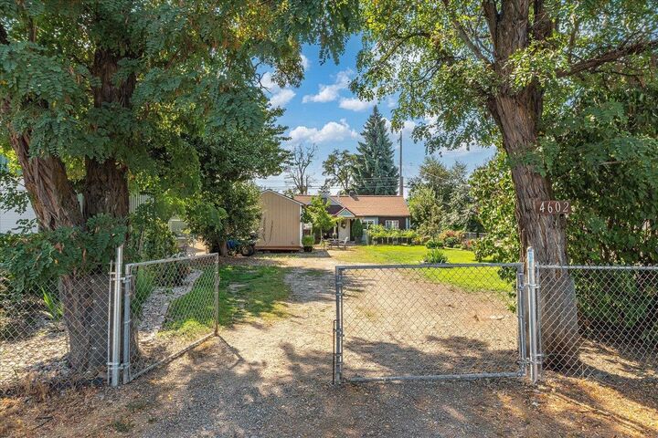 Property Photo:  4602 E 2nd Ave  WA 99212 