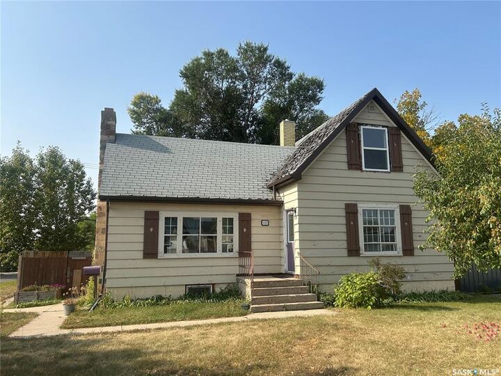 Photo de la propriété:  1402 2nd Street  SK S4A 0M6 