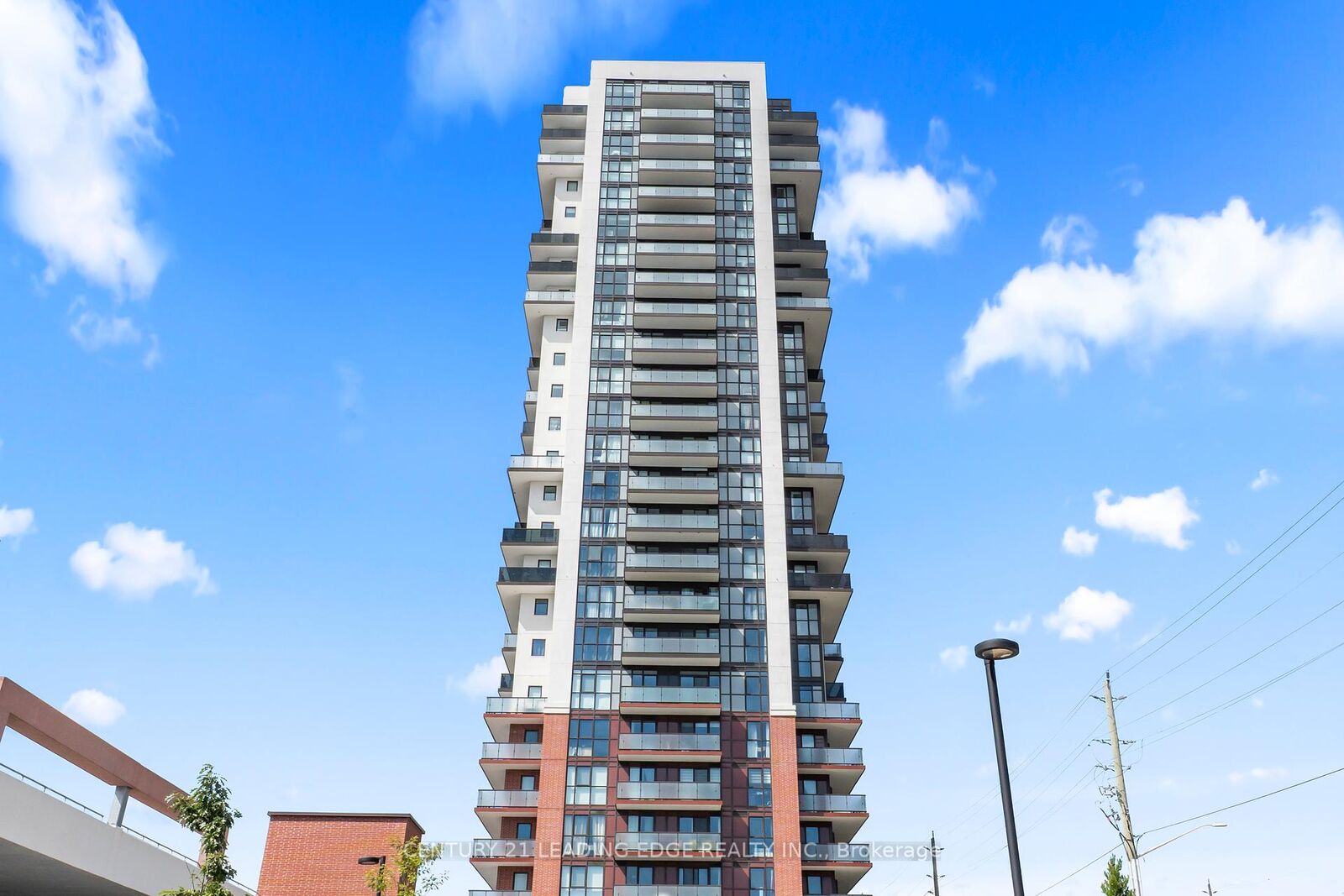 Photo de la propriété:  2550 Simcoe Street N 1903  ON L1L 0R5 
