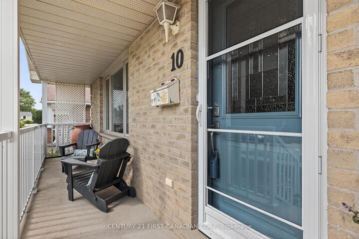 Property Photo:  10 Rickwood Place  ON N5R 5Z3 