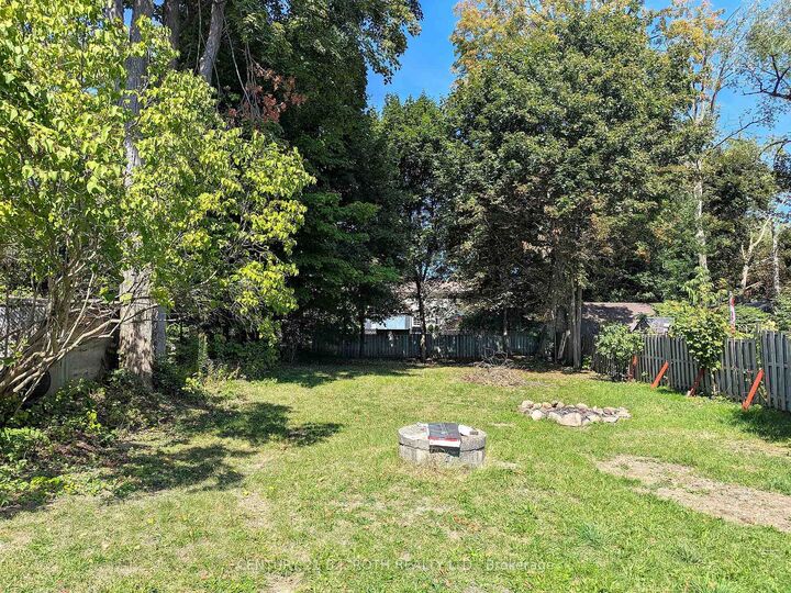 Property Photo:  696 Hastings Avenue  ON L9S 1Z3 