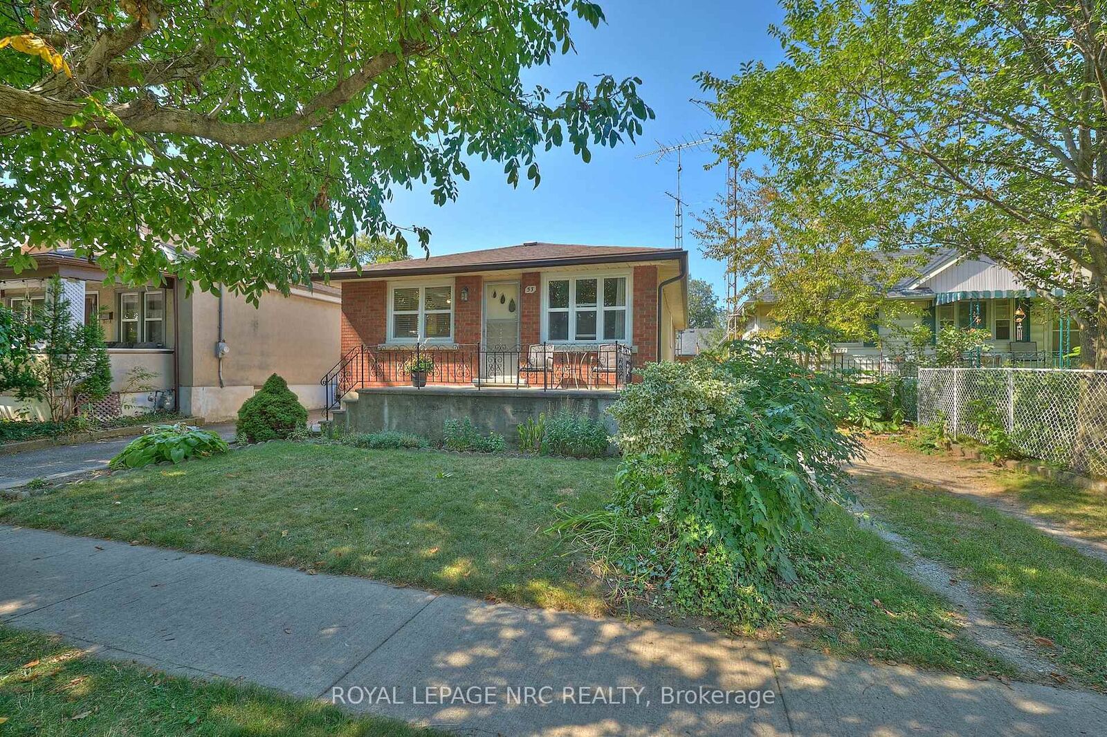 Property Photo:  53 Concord Avenue  ON L2M 5N7 