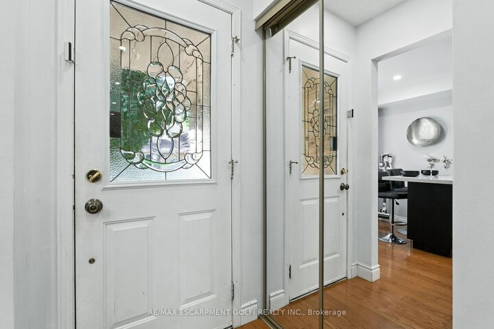 Photo de la propriété: 800 Upper Paradise Road 40 ON L9C 7L2