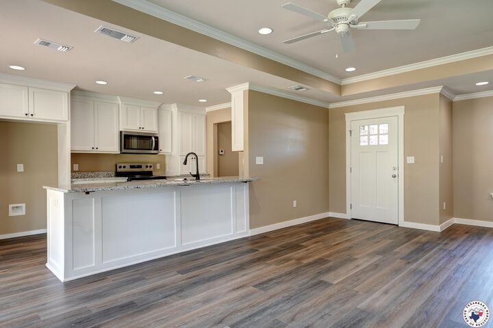 Property Photo:  117 Village Place  TX 75501 
